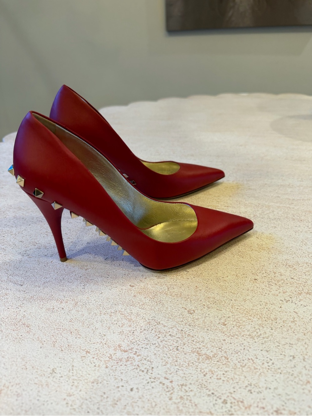 Valentino Women’s Rock Stud Red Pointed-Toe Leather Pumps, Size 38 - Picture 4 of 5